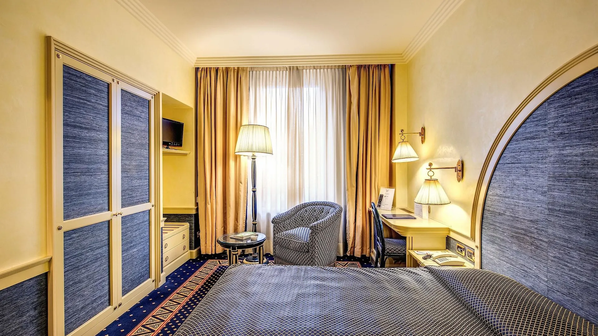 Hotel Auriga Milan 4*,